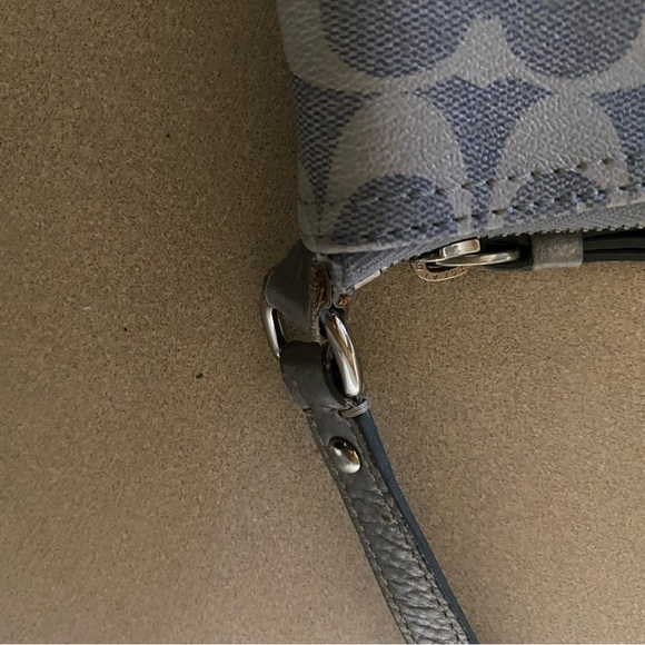 Coach purse - Picture 7 of 10